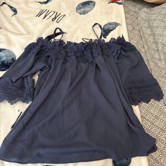 Blouse - Picture 2 of 3